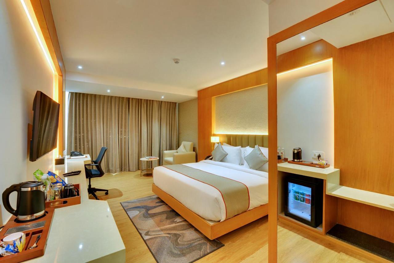 Clarion Hotel Bangalore Yesvantpur Esterno foto