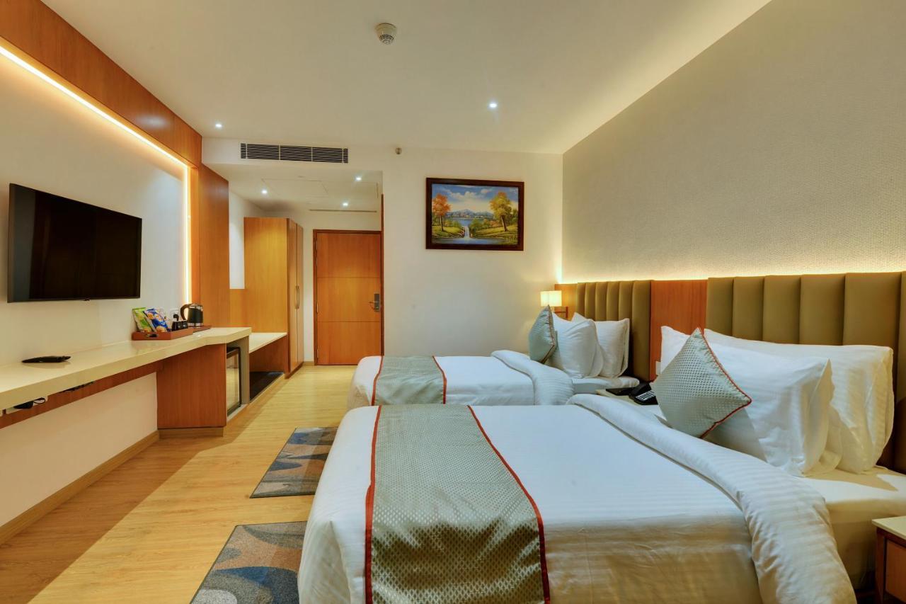 Clarion Hotel Bangalore Yesvantpur Esterno foto