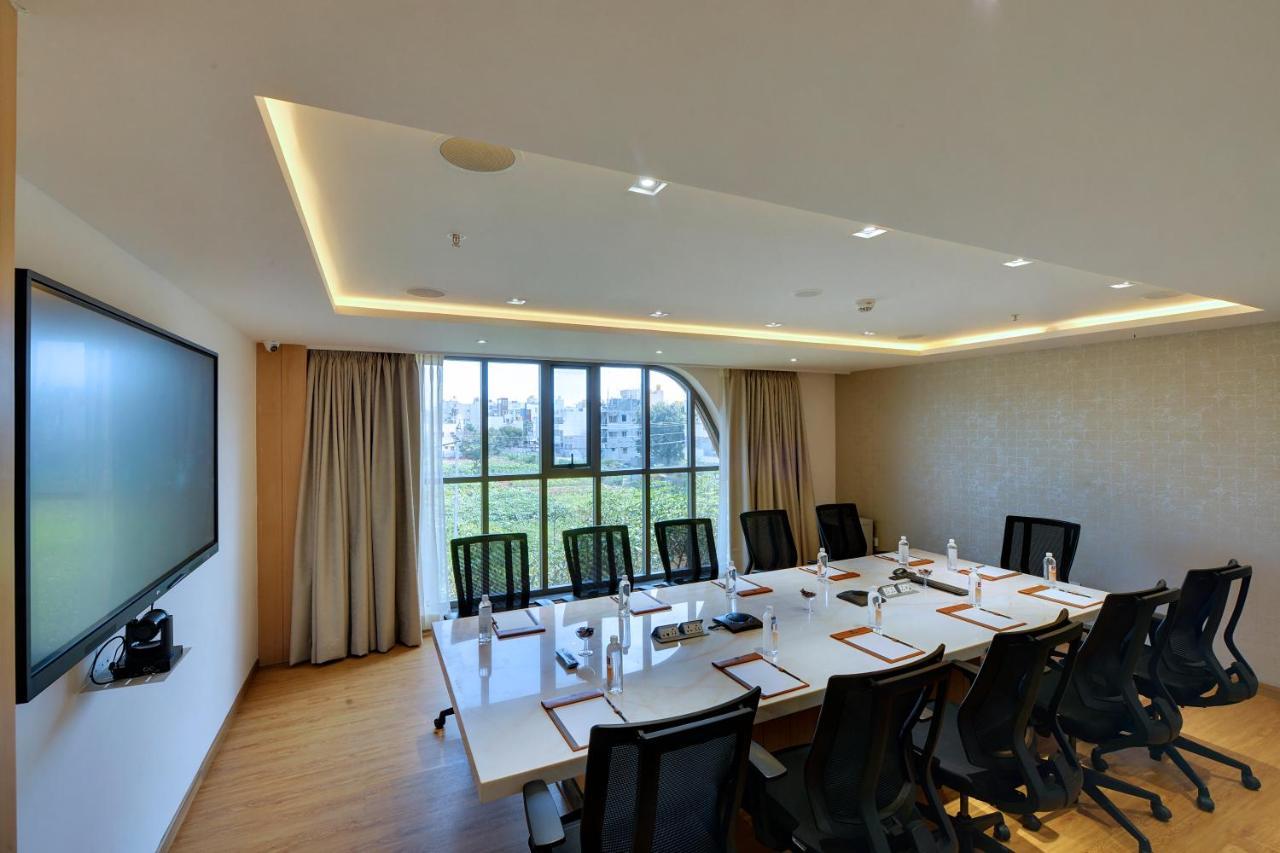 Clarion Hotel Bangalore Yesvantpur Esterno foto