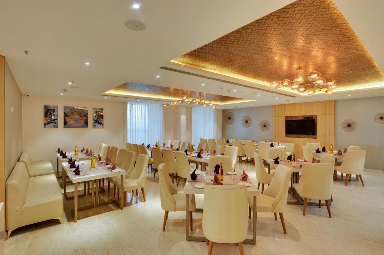 Clarion Hotel Bangalore Yesvantpur Esterno foto