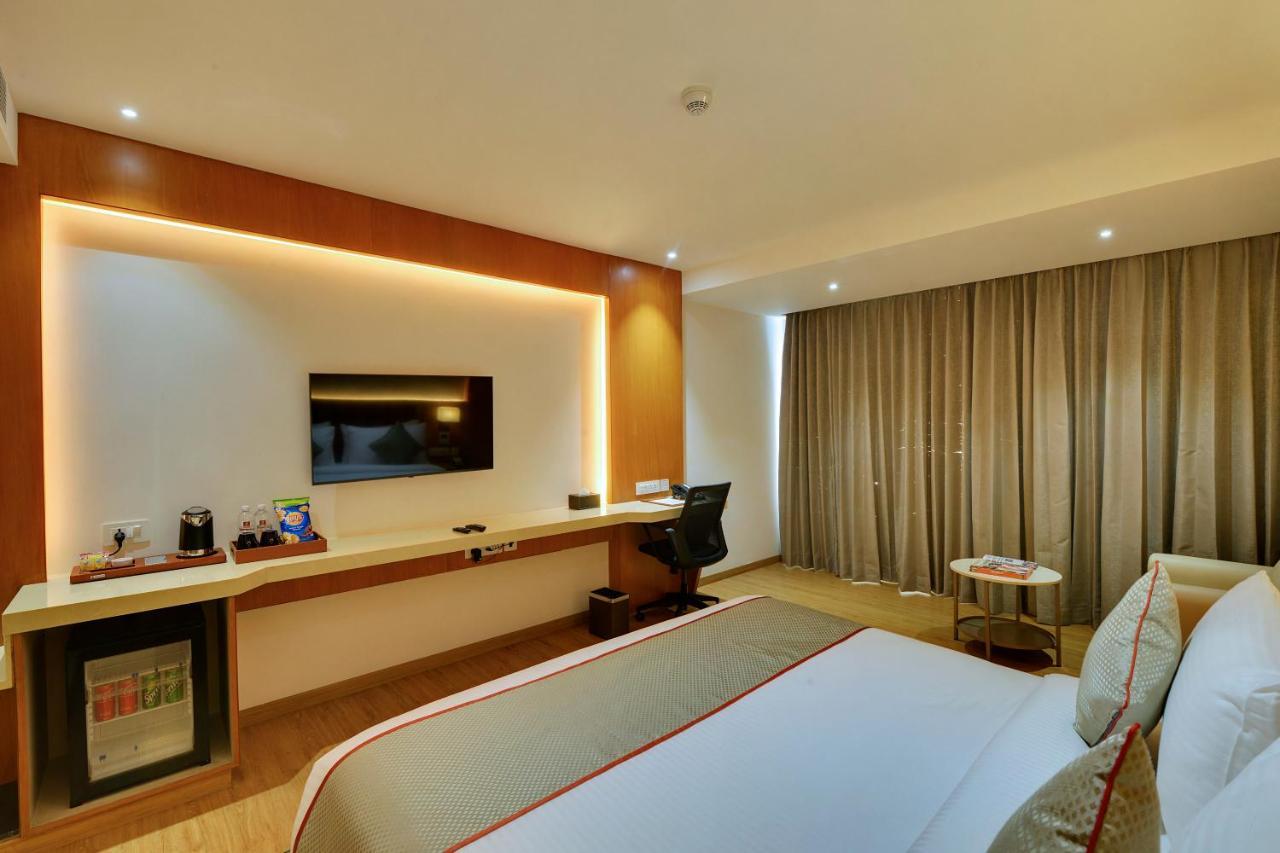 Clarion Hotel Bangalore Yesvantpur Esterno foto