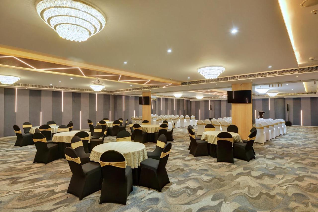 Clarion Hotel Bangalore Yesvantpur Esterno foto