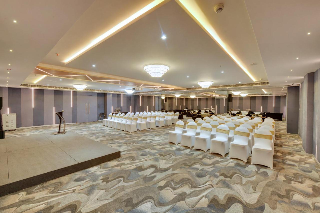 Clarion Hotel Bangalore Yesvantpur Esterno foto