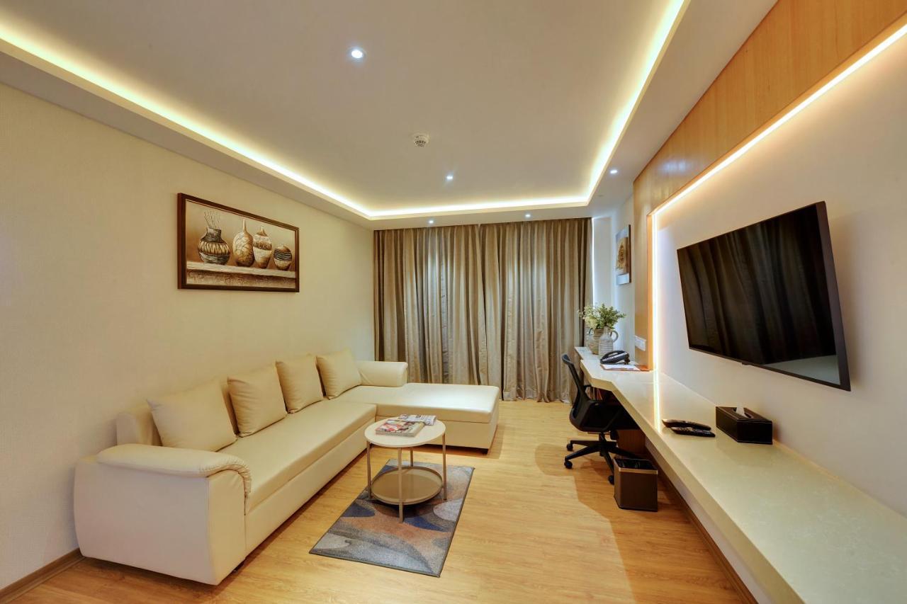Clarion Hotel Bangalore Yesvantpur Esterno foto