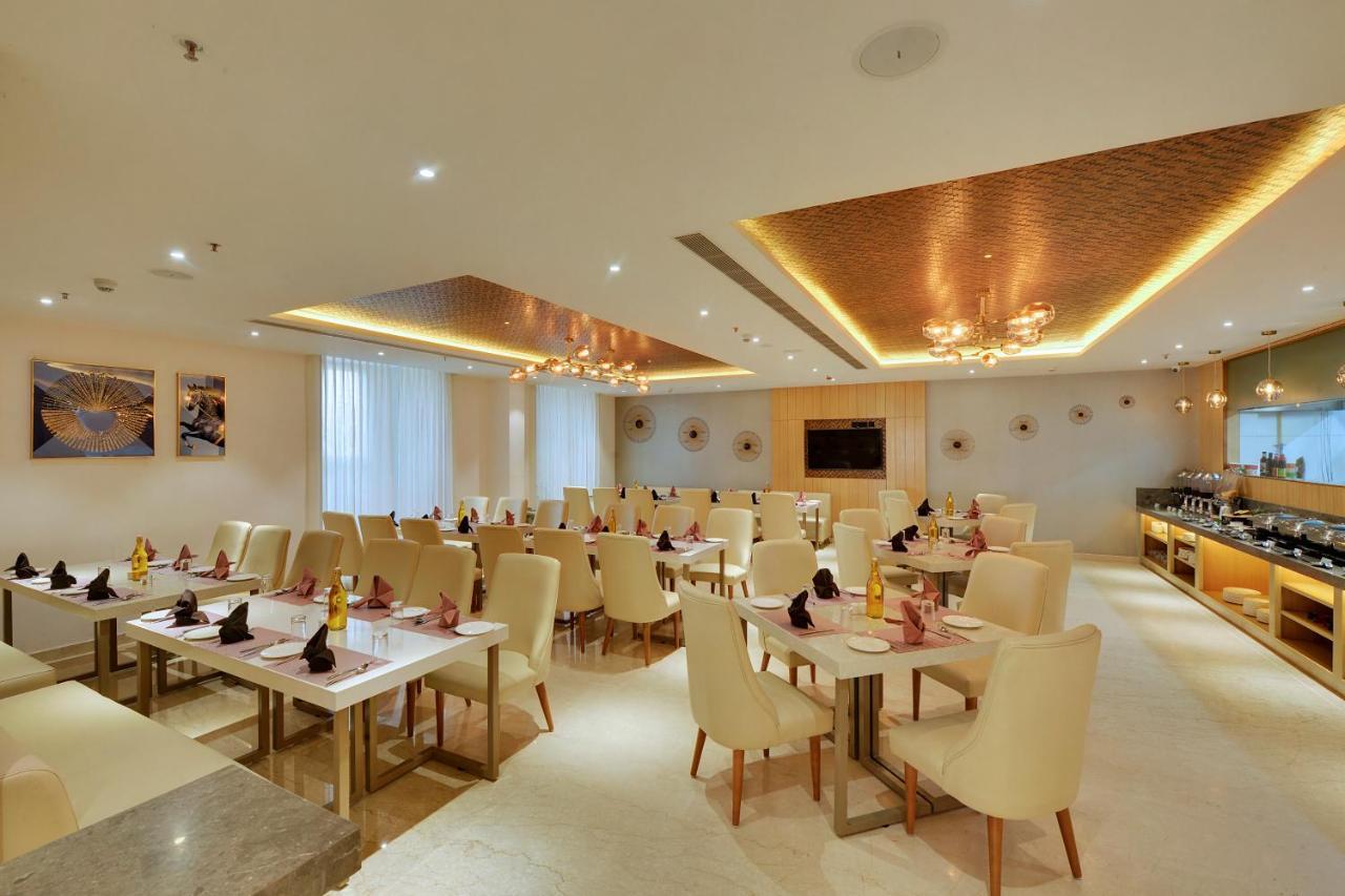 Clarion Hotel Bangalore Yesvantpur Esterno foto