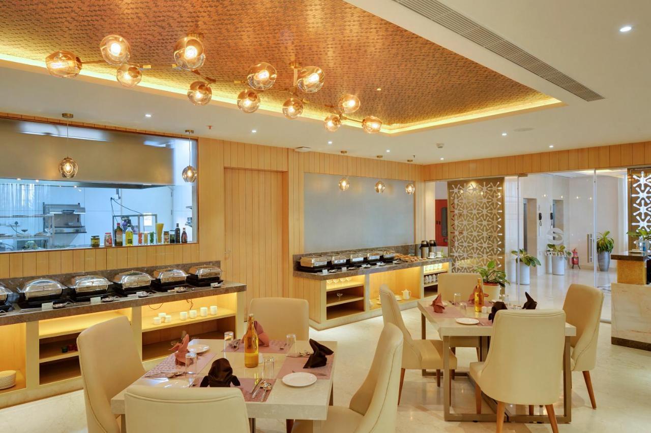 Clarion Hotel Bangalore Yesvantpur Esterno foto