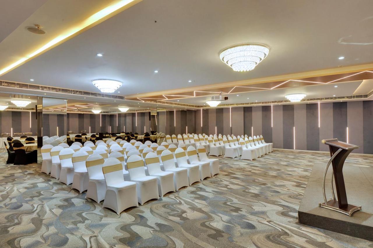 Clarion Hotel Bangalore Yesvantpur Esterno foto