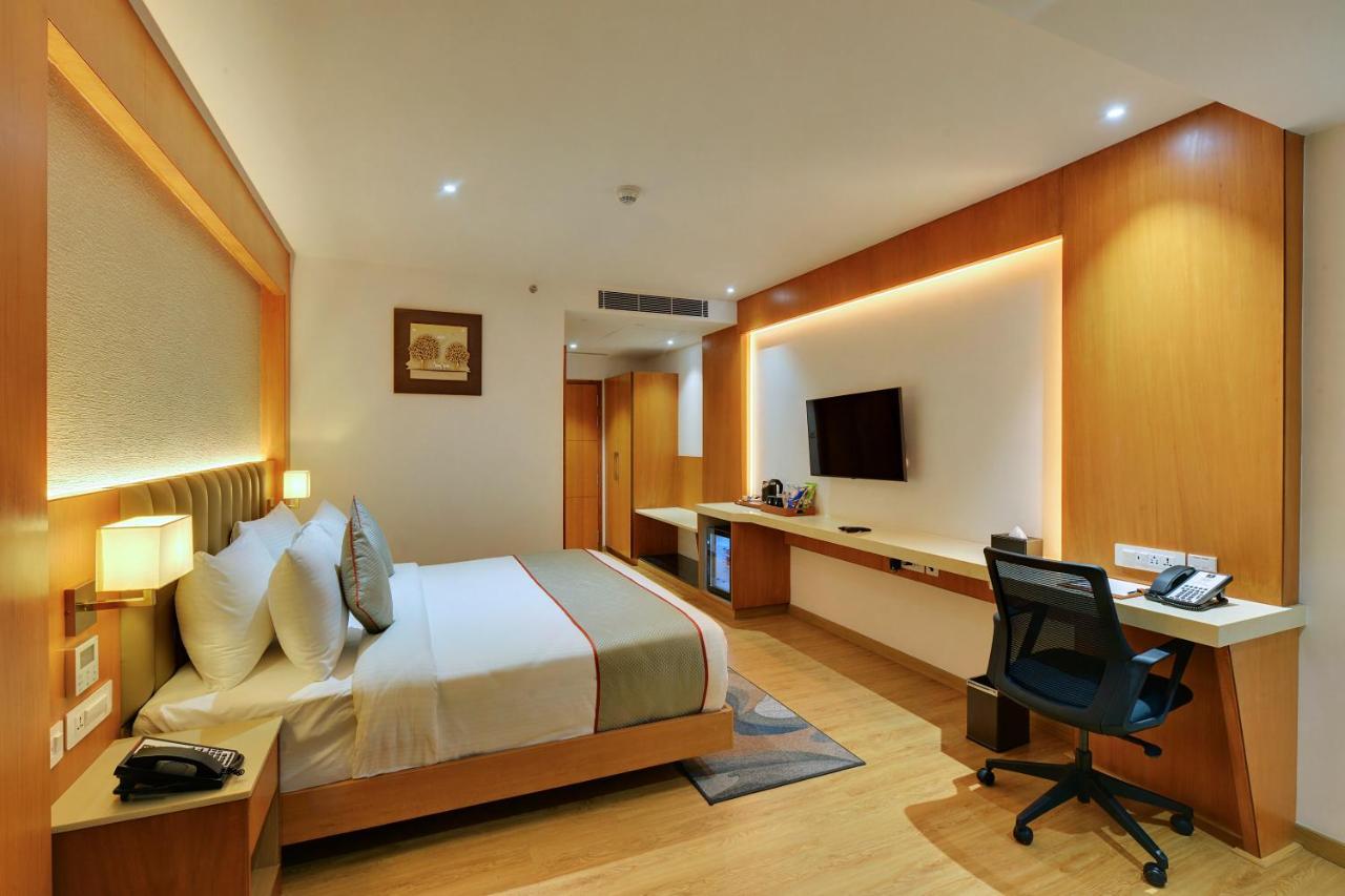 Clarion Hotel Bangalore Yesvantpur Esterno foto