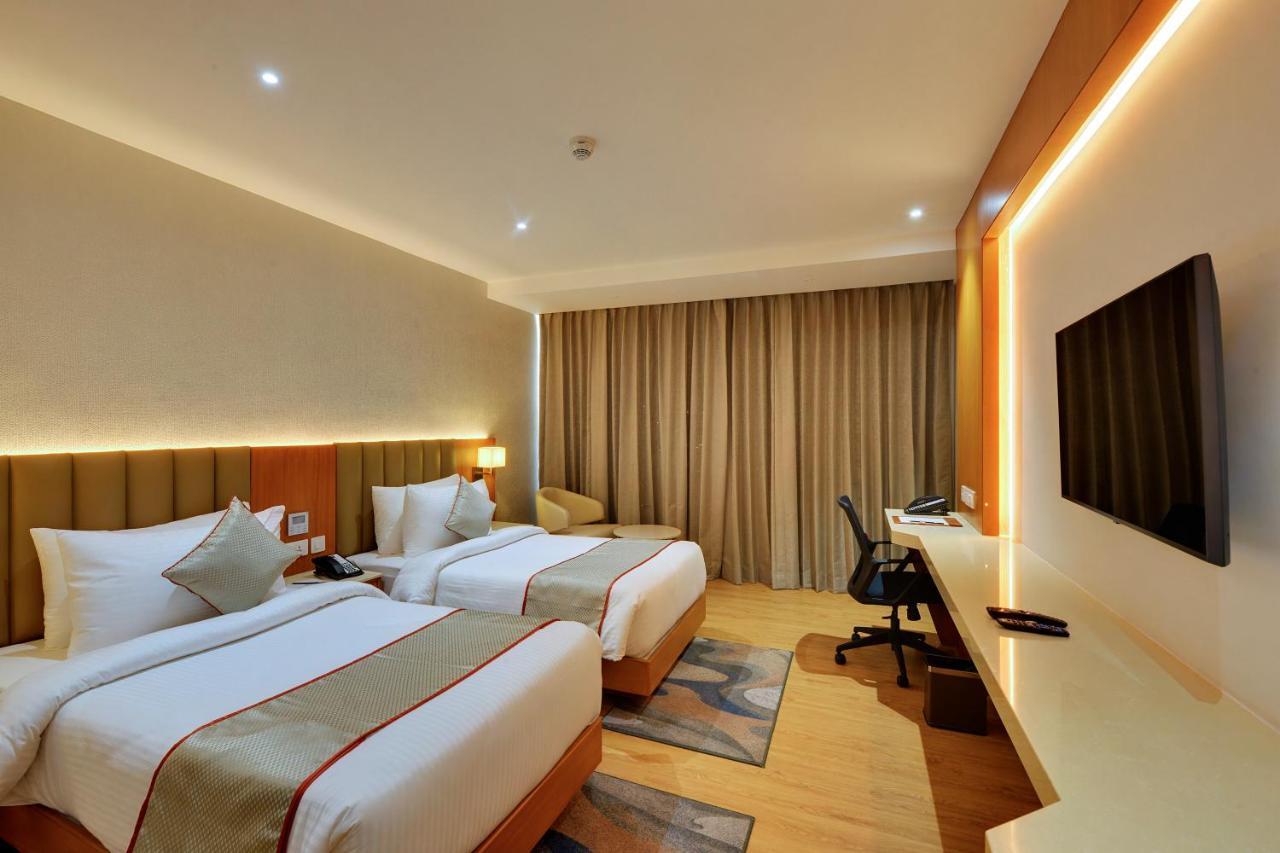 Clarion Hotel Bangalore Yesvantpur Esterno foto