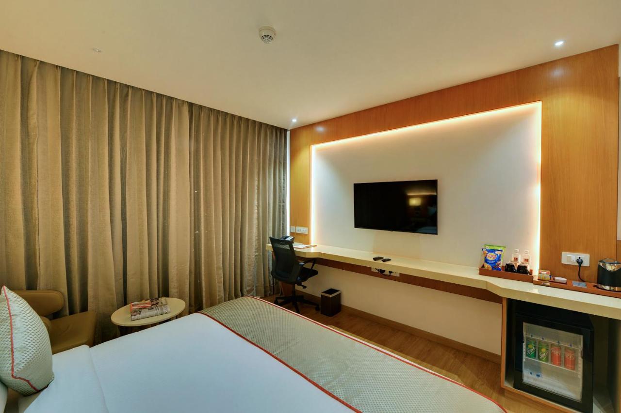 Clarion Hotel Bangalore Yesvantpur Esterno foto