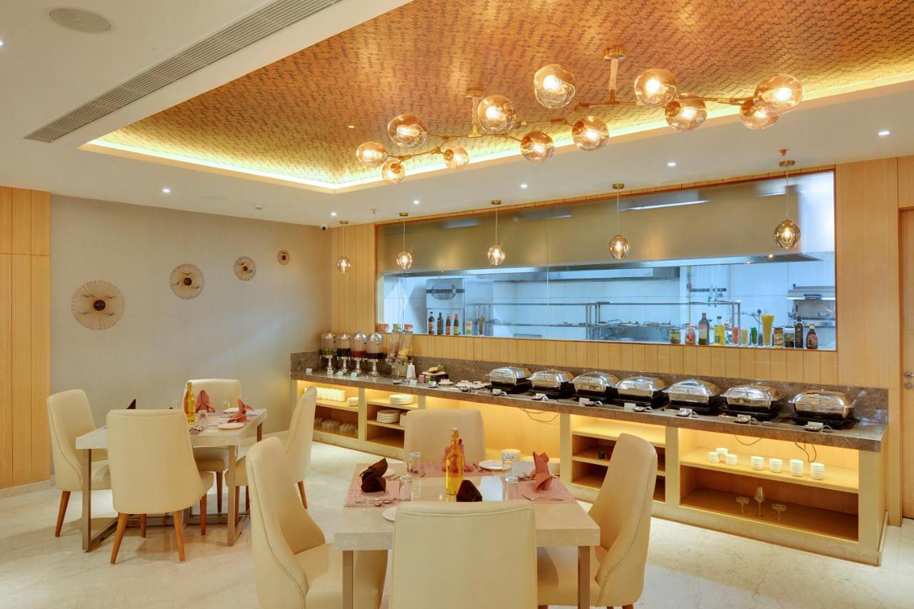 Clarion Hotel Bangalore Yesvantpur Esterno foto