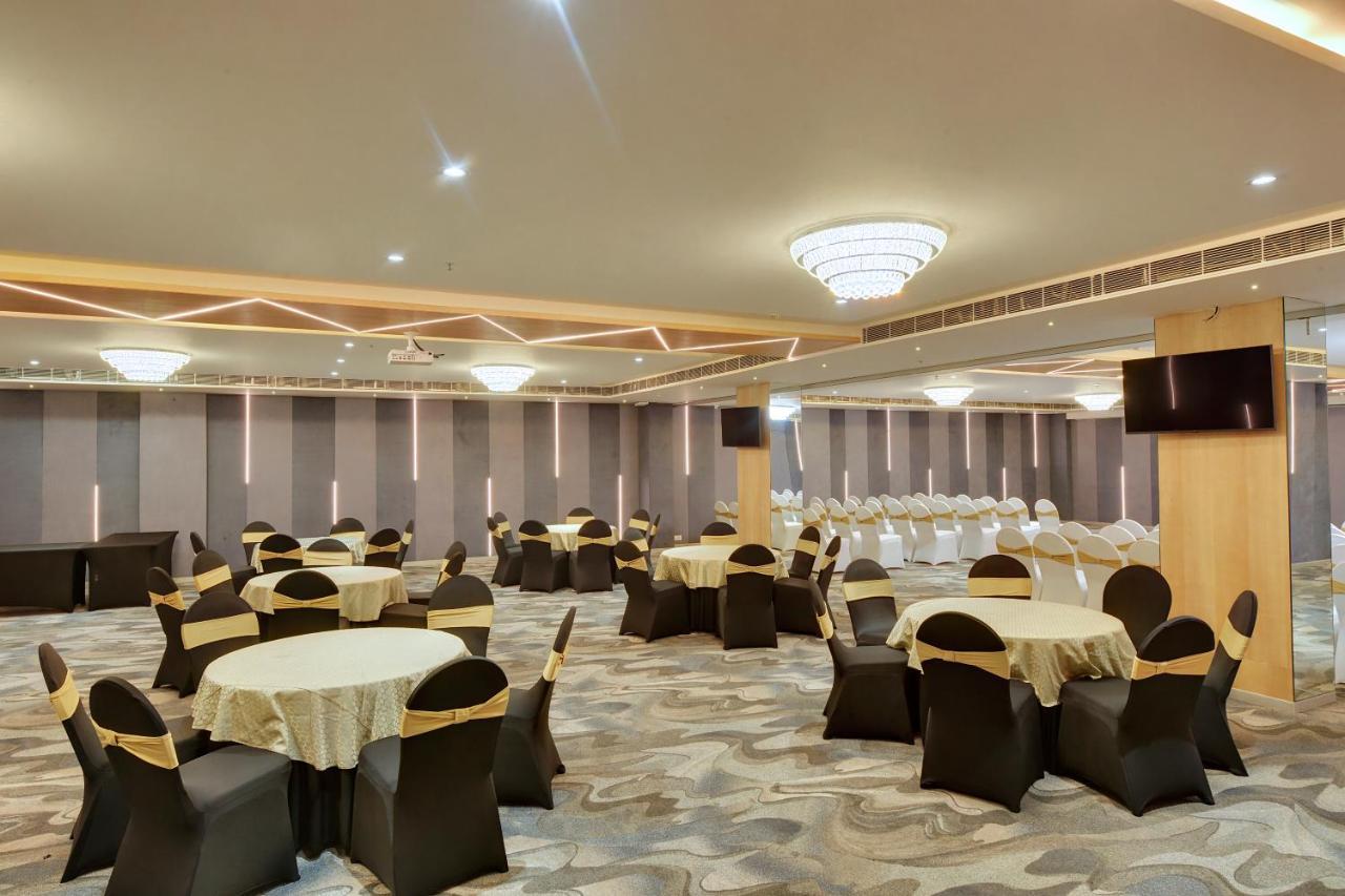 Clarion Hotel Bangalore Yesvantpur Esterno foto