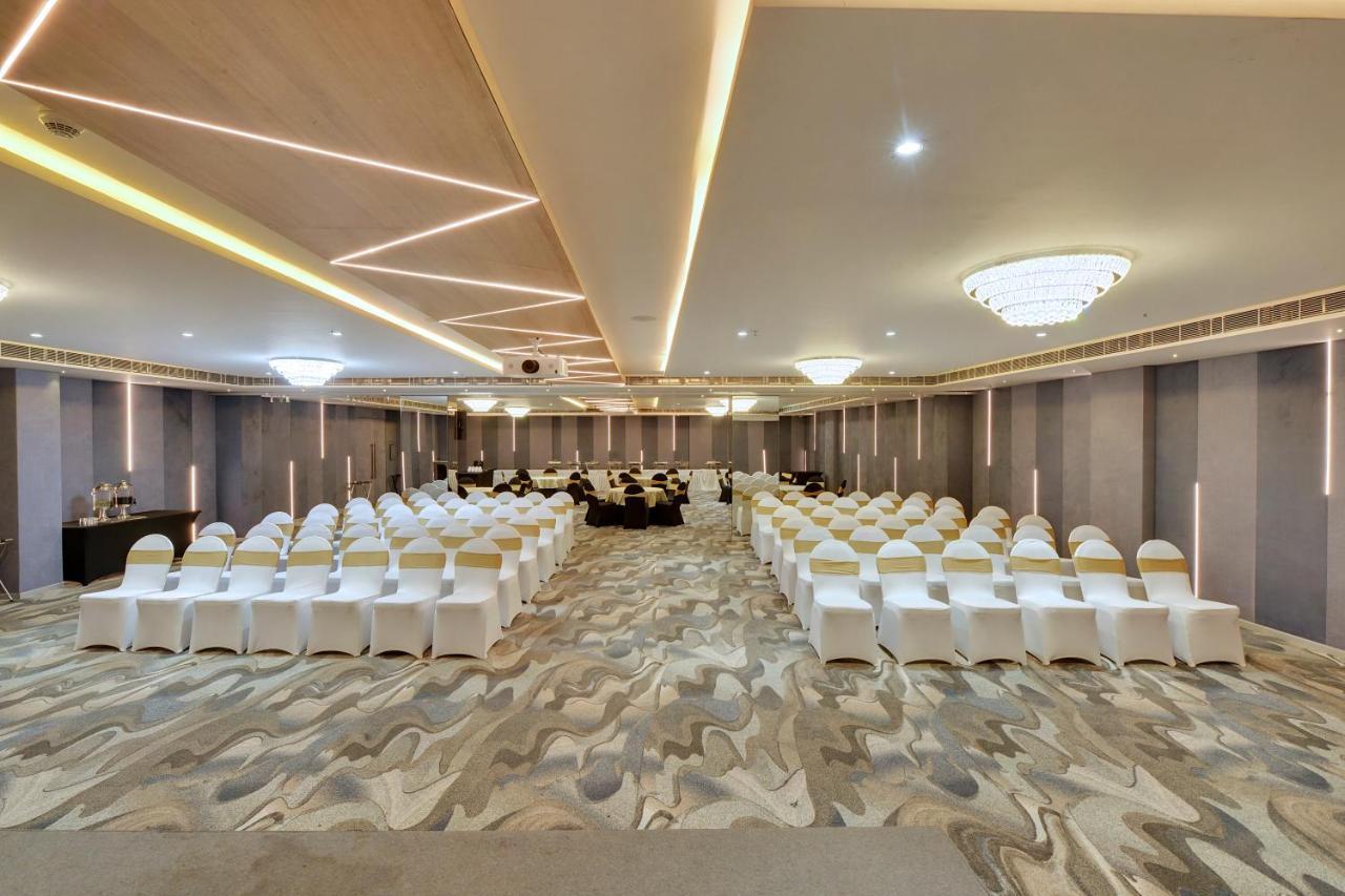 Clarion Hotel Bangalore Yesvantpur Esterno foto